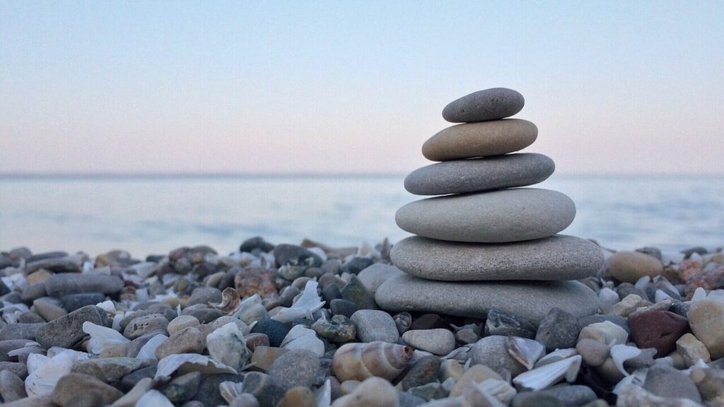 rock, balance, nature-2525787.jpg